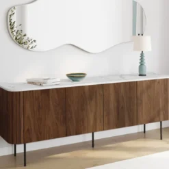 Buffet bas 160 cm 4 portes effet noyer et lattes et plateau marbre blanc