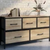 Commode 100 cm 5 tiroirs en tissu noir et effet bois au style industriel