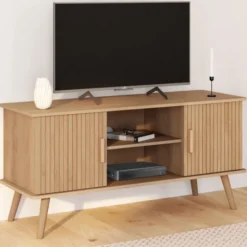 Meuble TV 110 cm avec 2 portes effet lattes tasseau bois