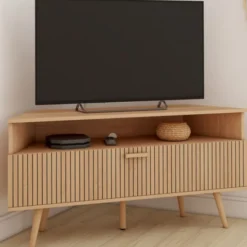 Meuble TV d’angle 110 cm porte effet lattes coloris chêne
