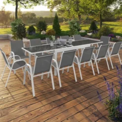 Salon de jardin avec table en verre trempé et 12 chaises