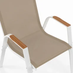 Salon de jardin table 240 CM plateau verre trempé effet bois et 10 chaises empilables blanc et bois