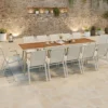 Salon de jardin table extensible 135/270 CM plateau verre trempé effet bois et 12 chaises empilables beige et bois
