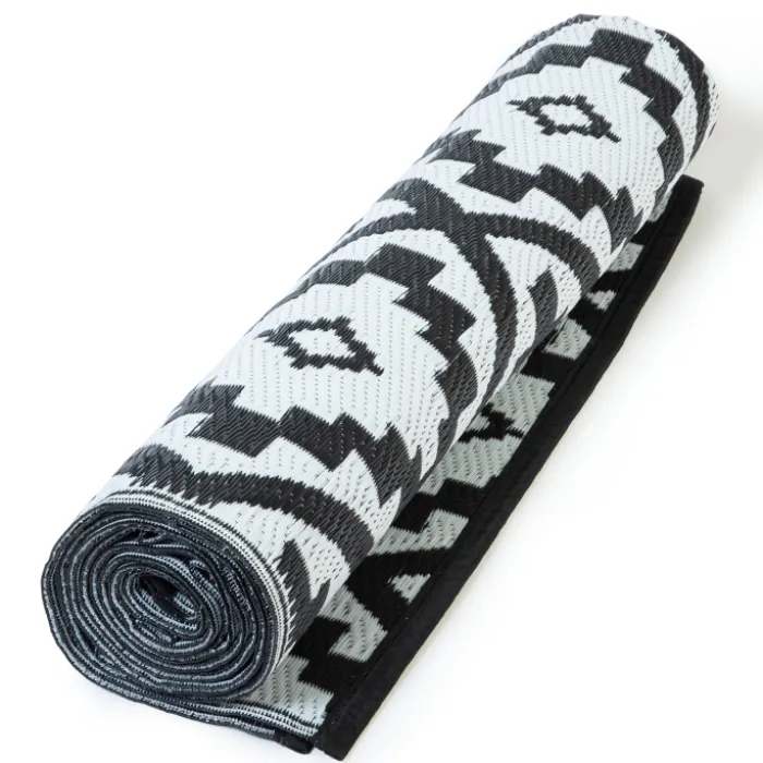 Tapis extérieur noir et blanc motifs géométriques 180 x 280 cm