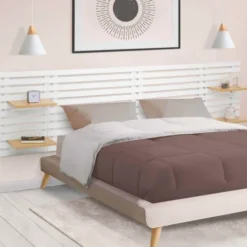 Tête de lit en lattes bois blanc étagères façon hêtre 240 cm